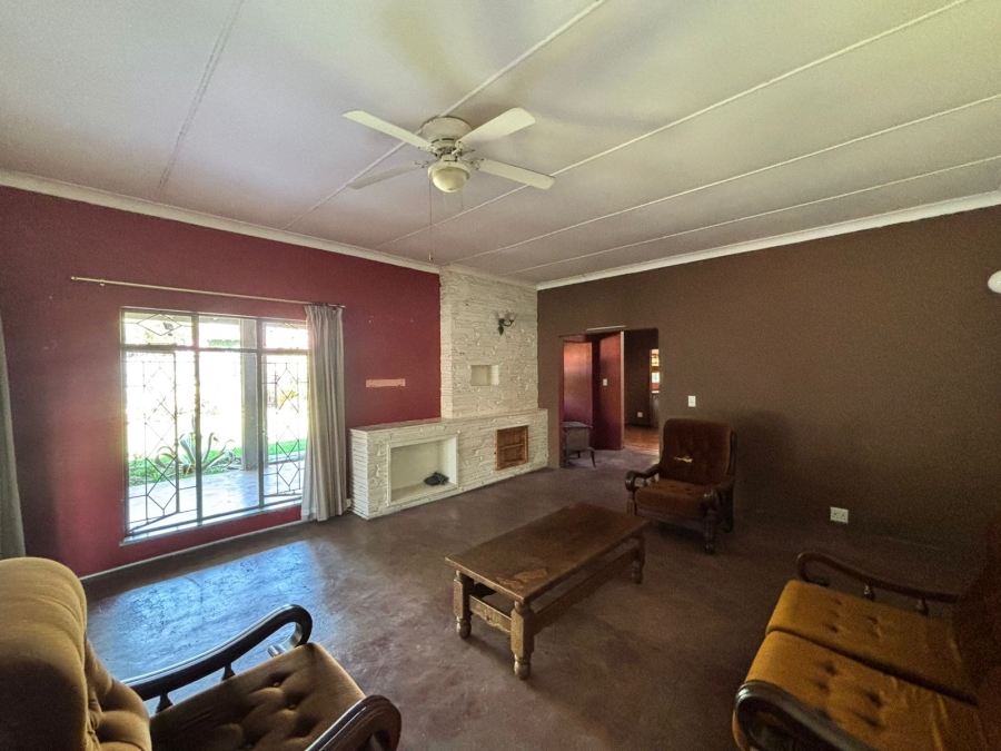 5 Bedroom Property for Sale in Parys Free State